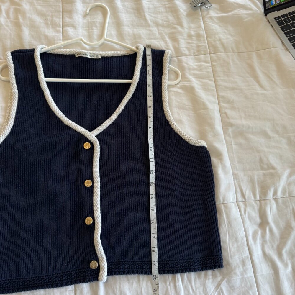 Abercrombie & Fitch Mara Button-Up Sweater Vest - Picture 7 of 7